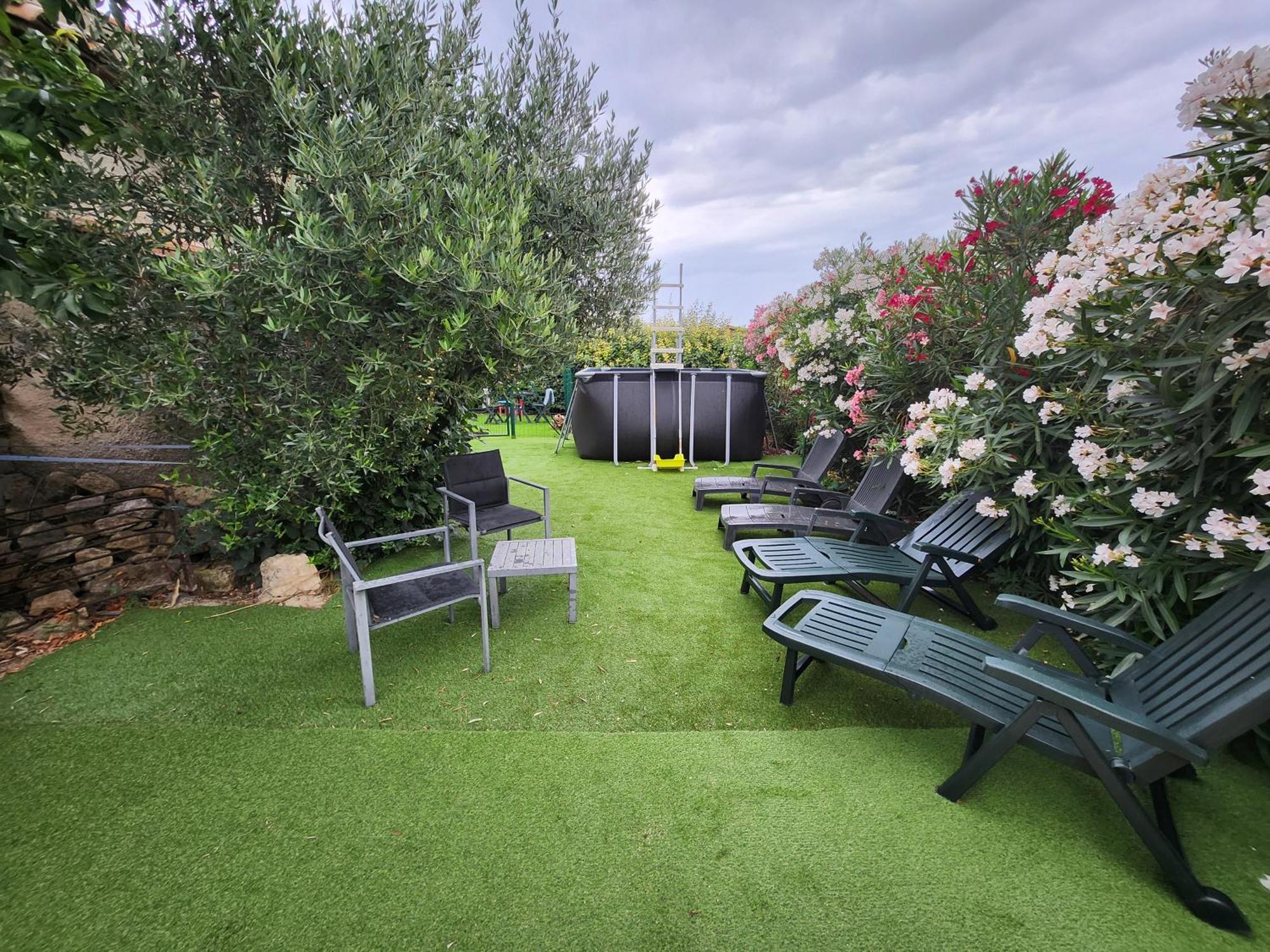 Chemin De La Carquette Apartment Meynes Екстериор снимка