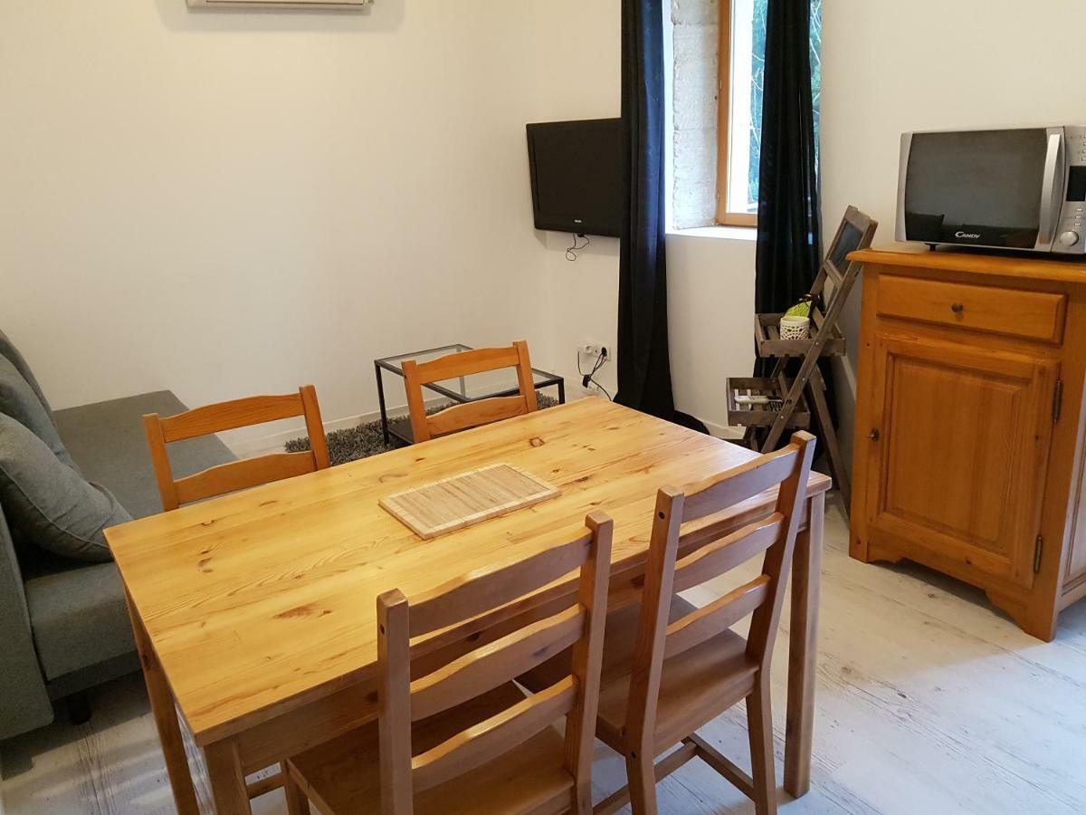 Chemin De La Carquette Apartment Meynes Екстериор снимка